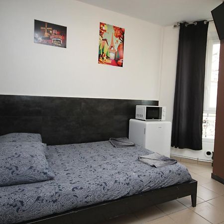 09 - Chambre Proche Paris Et Transports Avec Tv Wifi Saint-Denis  Exterior foto